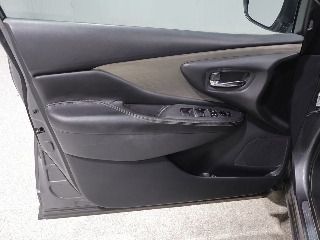 Used 2018 Nissan Murano SV AWD/4WD image 18