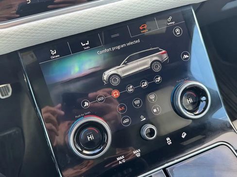 Used 2020 Land Rover Range Rover Velar R-Dynamic S image 19