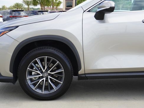 Used 2025 Lexus NX 250 FWD w/ Towing Package (2000 Lbs) image 9