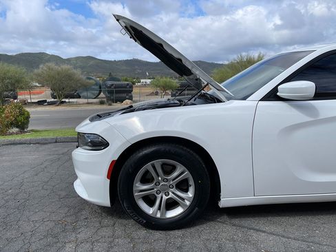Used 2019 Dodge Charger SXT w/ Leather Interior Group RWD image 33