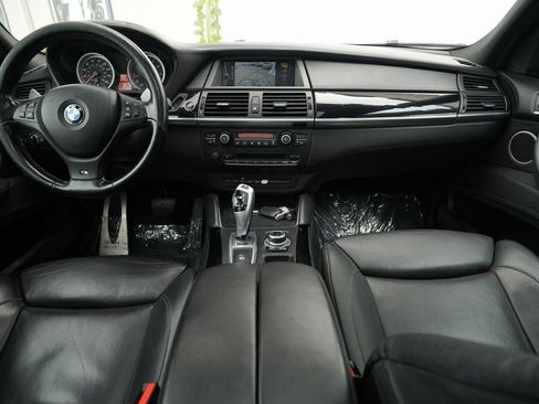 Used 2011 BMW X5 M image 39