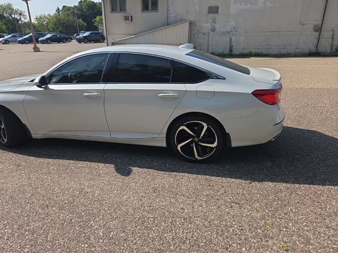 Used 2019 Honda Accord Sport image 9