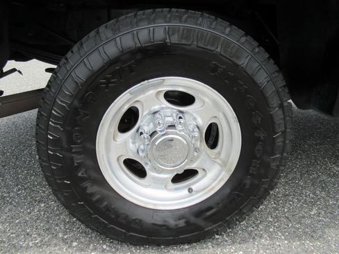 Used 2001 Ford F250 XL AWD/4WD image 8