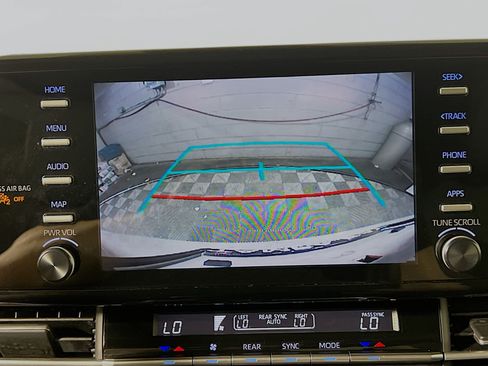 Used 2023 Toyota Sienna XLE FWD image 28