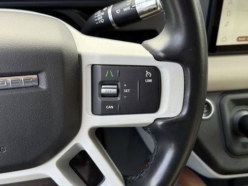 Used 2020 Land Rover Defender 110 SE image 22