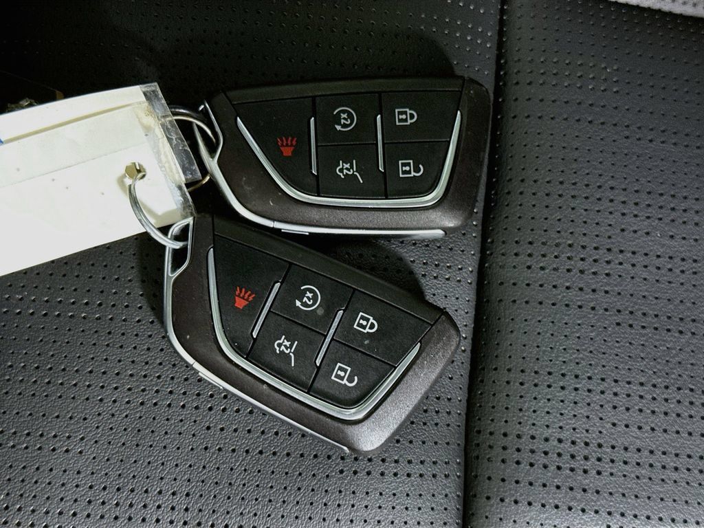 Used 2024 Cadillac Lyriq Sport AWD/4WD image 36