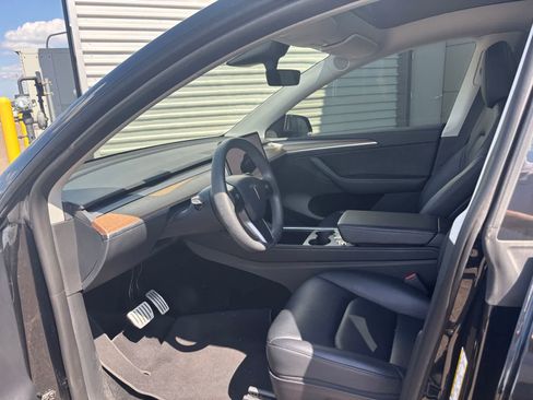 Used 2023 Tesla Model Y Performance AWD/4WD image 7
