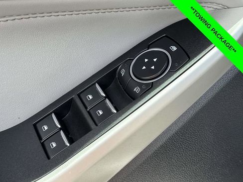 Used 2021 Ford Explorer XLT w/ Equipment Group 202A AWD/4WD image 11