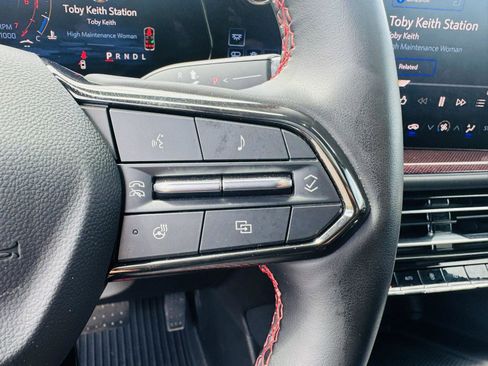 Used 2024 Chevrolet Traverse RS w/ LPO, Floor Liner Package image 28