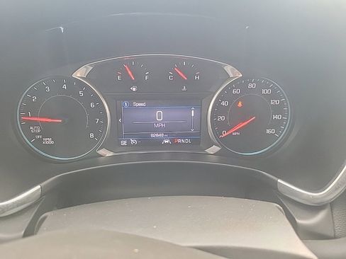 Certified 2020 Chevrolet Equinox LT w/ Driver Convenience Package image 8