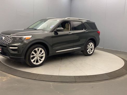 Used 2022 Ford Explorer Platinum w/ Equipment Group 601A AWD/4WD image 9