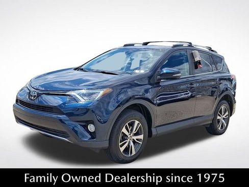 Used 2017 Toyota RAV4 XLE AWD/4WD image 3