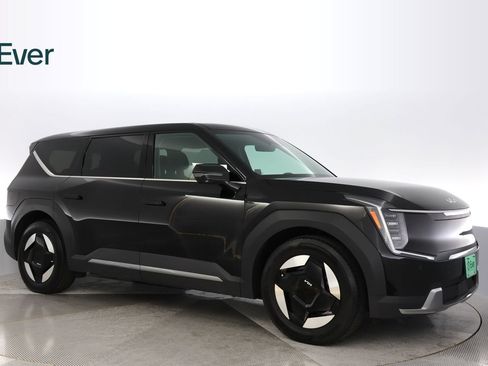 Used 2024 Kia EV9 Light Long Range RWD image 14