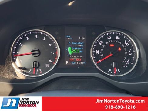 Used 2022 Toyota RAV4 XLE AWD/4WD image 17