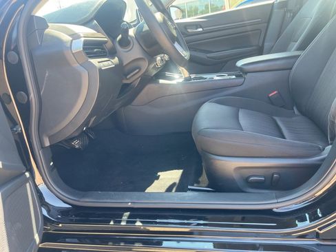 Used 2024 Nissan Altima 2.5 SV image 7