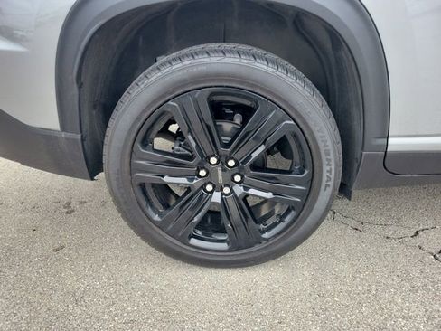 Used 2025 GMC Acadia Elevation w/ Elevation Premium Package FWD image 6