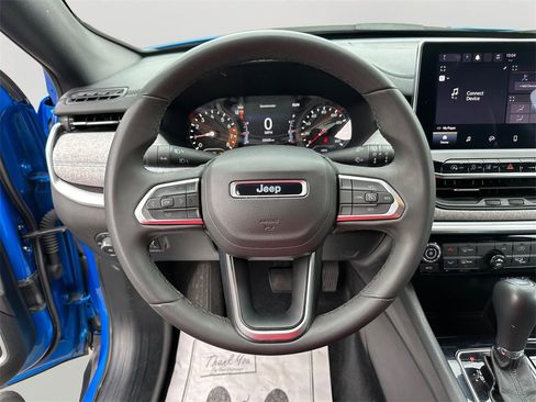 Used 2024 Jeep Compass Latitude image 19