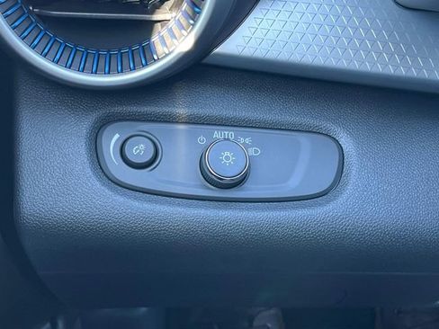 New 2026 Chevrolet Trax LS w/ LS Convenience Package FWD image 29