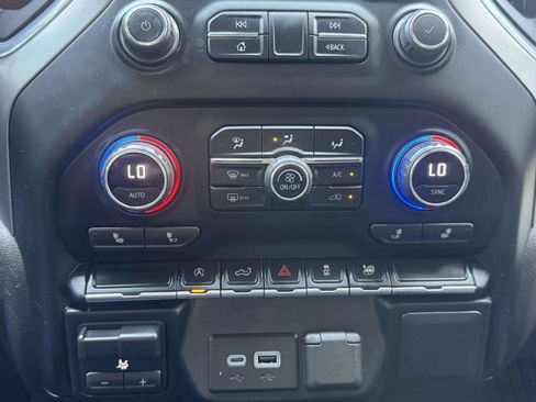 Used 2021 Chevrolet Silverado 1500 LT RWD image 32