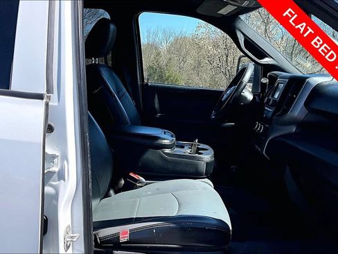 Used 2024 RAM 3500 Tradesman w/ Chrome Appearance Group AWD/4WD image 7
