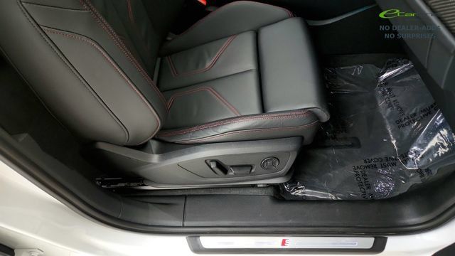 Used 2025 Audi Q3 2.0T Premium Plus w/ Premium Plus Package AWD/4WD image 37