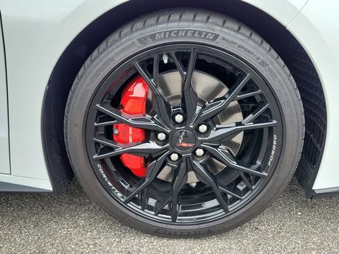 Used 2024 Chevrolet Corvette Stingray Preferred Cpe w/ Z51 Performance Package RWD image 8