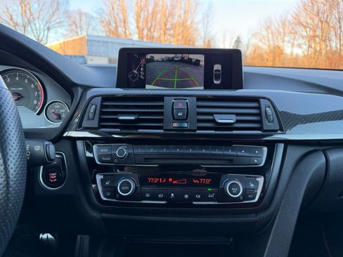 Used 2015 BMW M4 Convertible image 12