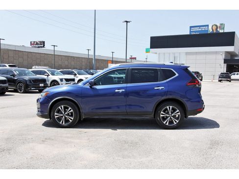 Used 2020 Nissan Rogue SV w/ Premium Package FWD image 6