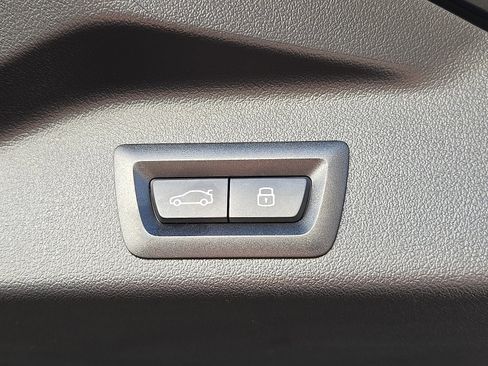 Used 2026 BMW X5 xDrive50e w/ M Sport Package image 29