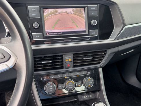 Used 2024 Volkswagen Jetta SE FWD image 14
