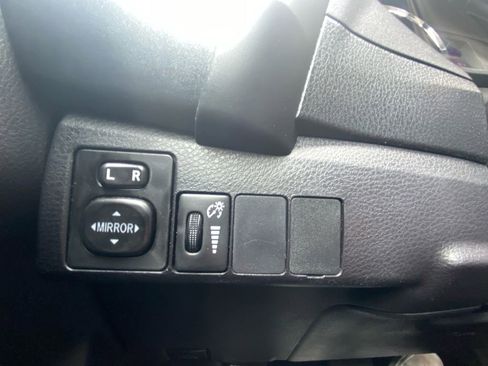 Used 2017 Toyota Corolla SE image 22