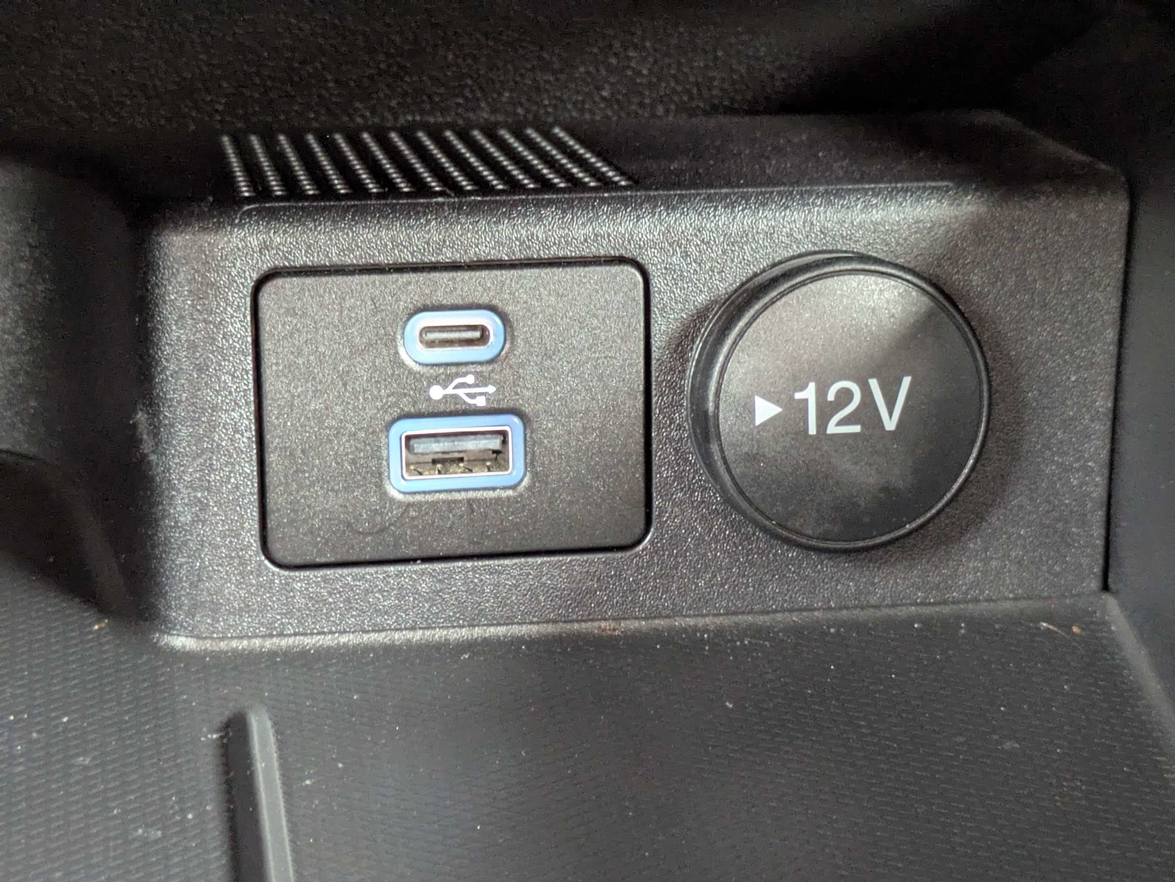 Used 2022 Ford Escape SE w/ SE Sport Appearance Package FWD image 27