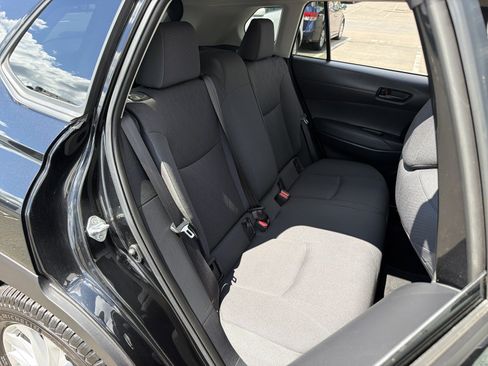 Used 2022 Toyota Corolla Cross LE AWD/4WD image 38