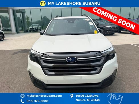 Used 2025 Subaru Forester Premium AWD/4WD image 2