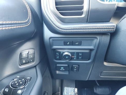 Used 2022 Ford Expedition Platinum image 42