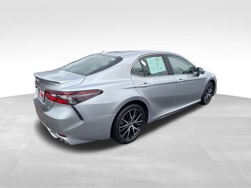 Used 2023 Toyota Camry SE image 4