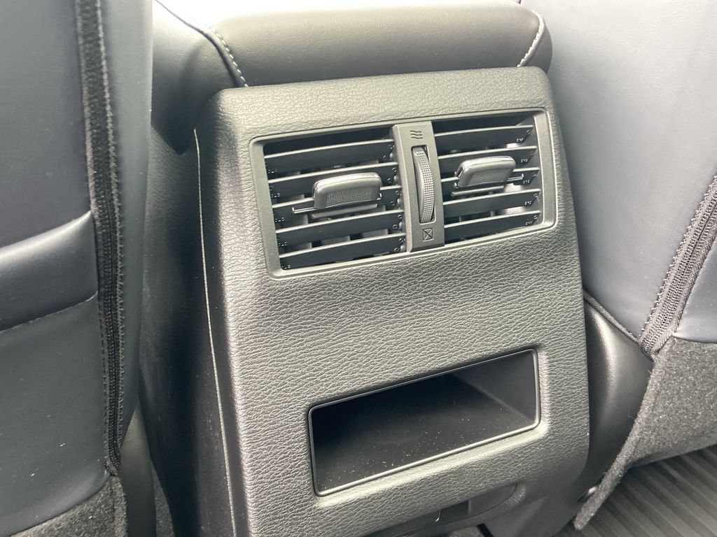 New 2026 Mitsubishi Outlander SE FWD image 18
