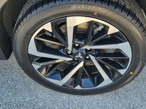 New 2025 Mitsubishi Outlander SEL image 5