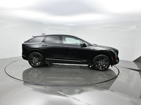New 2027 Cadillac Optiq Premium Sport w/ LPO, Floor Liner Package AWD/4WD image 7