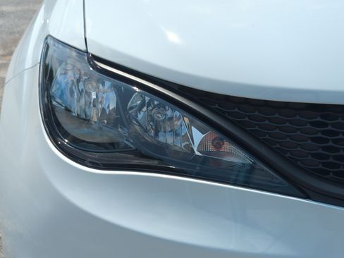 New 2027 Chrysler Pacifica LX FWD image 8