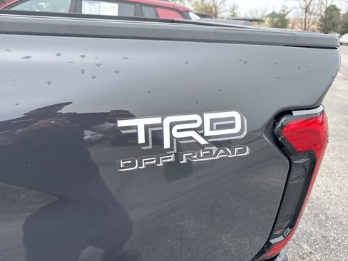 Used 2025 Toyota Tacoma TRD Off-Road image 3