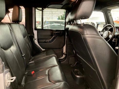 Used 2015 Jeep Wrangler Unlimited Sahara w/ Dual Top Group image 13