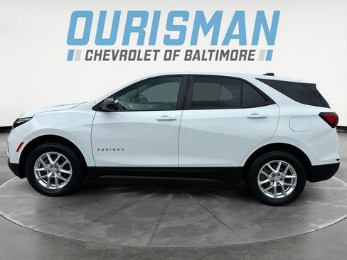 Used 2024 Chevrolet Equinox LS w/ LS Convenience Package AWD/4WD image 3