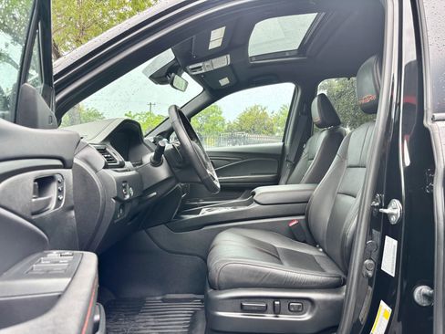 Used 2025 Honda Passport TrailSport image 9