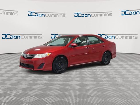 Used 2014 Toyota Camry LE FWD image 4