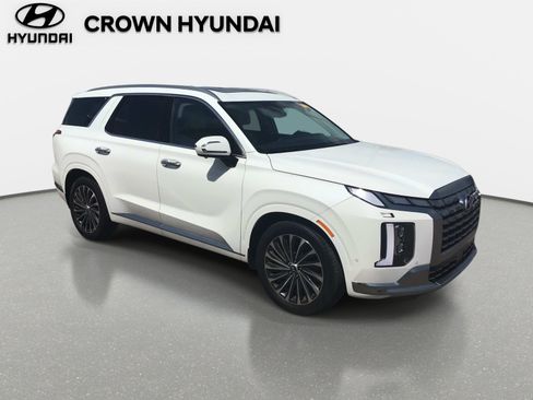 Used 2025 Hyundai Palisade Calligraphy FWD image 3