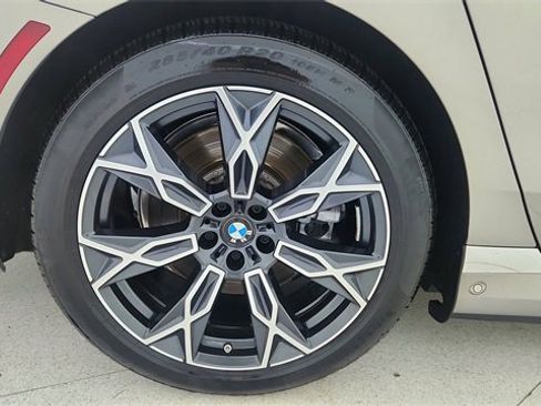 Used 2025 BMW i7 eDrive50 image 61