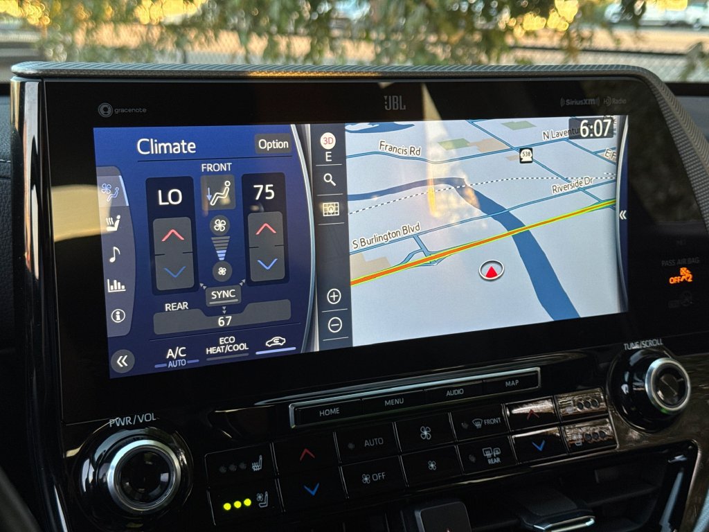 Certified 2022 Toyota Highlander Platinum AWD/4WD image 20