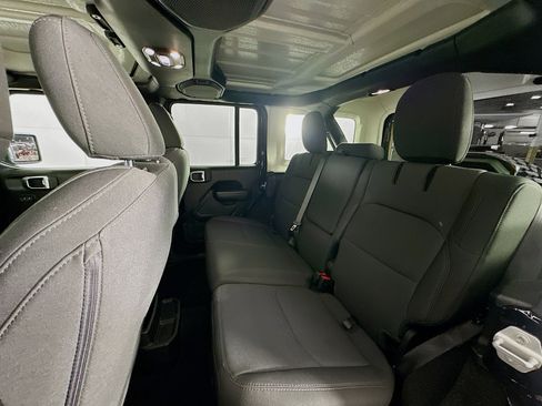 Used 2023 Jeep Wrangler Unlimited w/ Cold Weather Group image 25