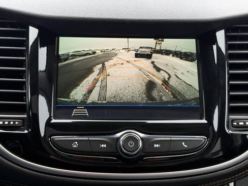 Used 2018 Chevrolet Trax LT w/ Sun & Sound Package image 26